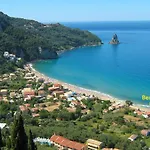 Beachfront House Eftichia Vakantiehuis *