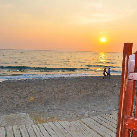 Beachfront House Eftichia