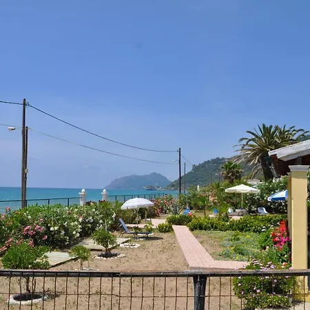 Nyaraló Beachfront House Eftichia