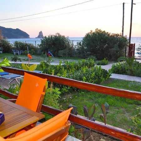 Nyaraló Beachfront House Eftichia Ájosz Górdiosz