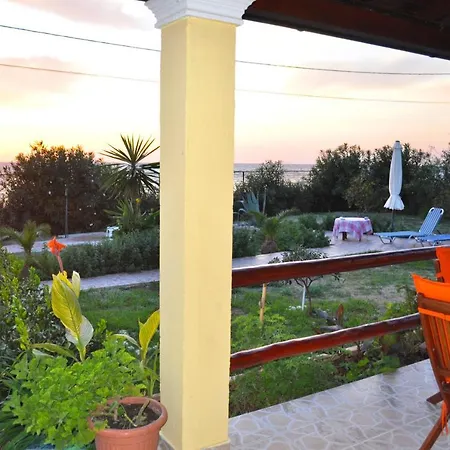 Beachfront House Eftichia Nyaraló Ájosz Górdiosz