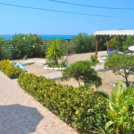 Nyaraló Beachfront House Eftichia Ájosz Górdiosz
