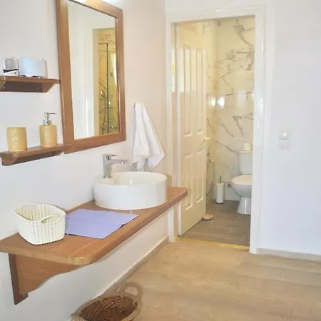 Nyaraló Beachfront House Eftichia Ájosz Górdiosz