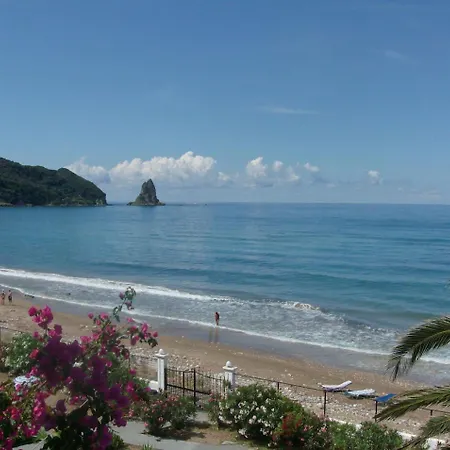 Beachfront House Eftichia Nyaraló *